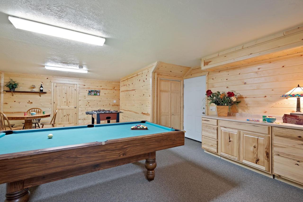 Henrys Hawk By Kabino Henrys Lake Hot Tub Firepit Pool Table Mtn & Water Views Wifi Satellite Fishing Trails Island Park Bagian luar foto