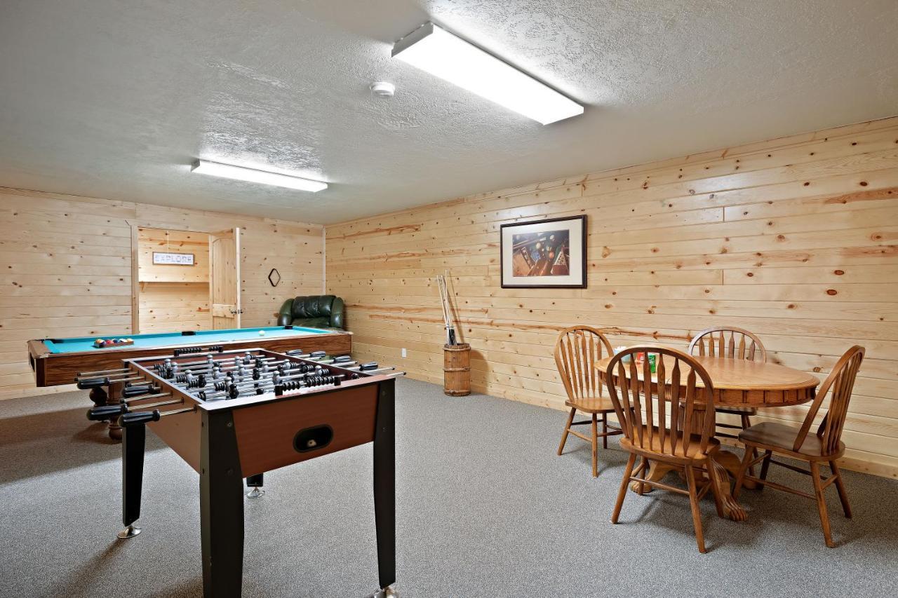 Henrys Hawk By Kabino Henrys Lake Hot Tub Firepit Pool Table Mtn & Water Views Wifi Satellite Fishing Trails Island Park Bagian luar foto