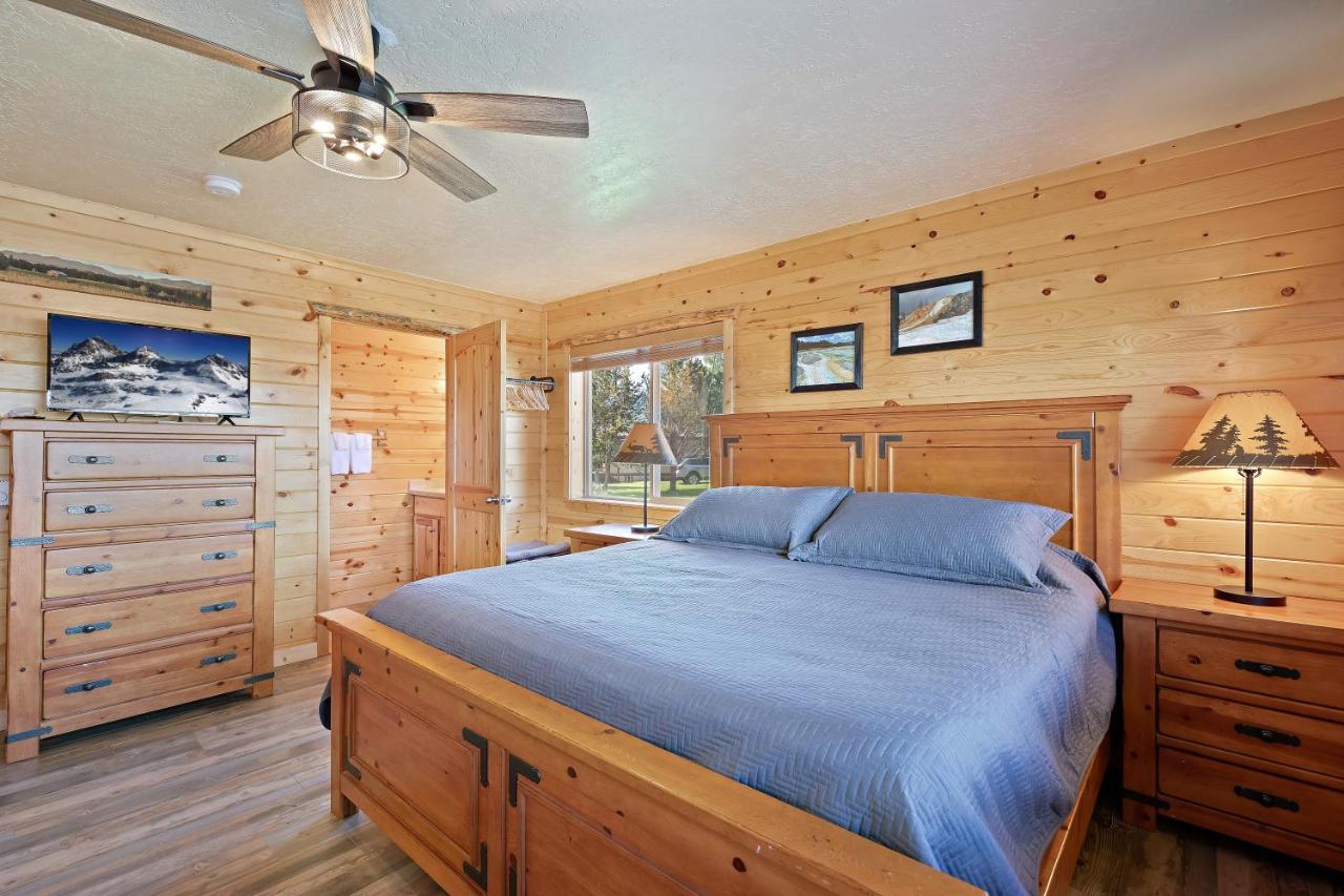 Henrys Hawk By Kabino Henrys Lake Hot Tub Firepit Pool Table Mtn & Water Views Wifi Satellite Fishing Trails Island Park Bagian luar foto