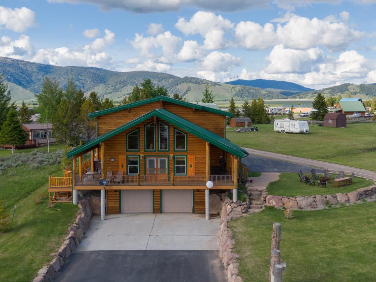 Henrys Hawk By Kabino Henrys Lake Hot Tub Firepit Pool Table Mtn & Water Views Wifi Satellite Fishing Trails Island Park Bagian luar foto