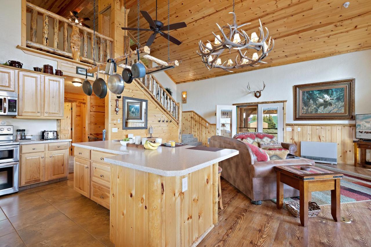 Henrys Hawk By Kabino Henrys Lake Hot Tub Firepit Pool Table Mtn & Water Views Wifi Satellite Fishing Trails Island Park Bagian luar foto
