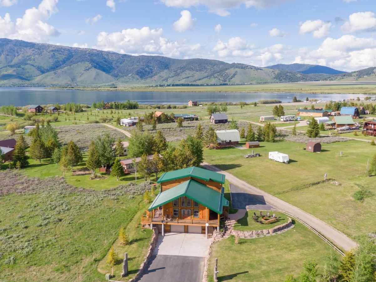 Henrys Hawk By Kabino Henrys Lake Hot Tub Firepit Pool Table Mtn & Water Views Wifi Satellite Fishing Trails Island Park Bagian luar foto